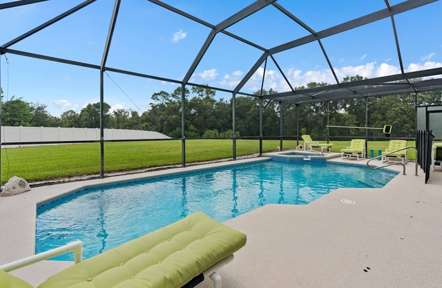 6 BR, 5 BA, Close to Disney, Salt Water Pool, Games Room, POOL HEAT INCLUDED !