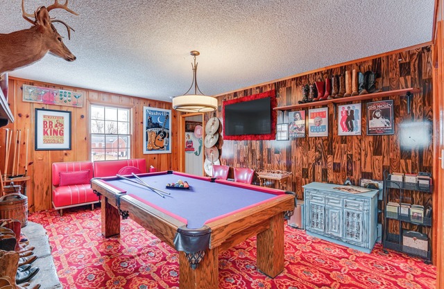 6 Mi to Downtown: 70s-Themed Home in Nashville!