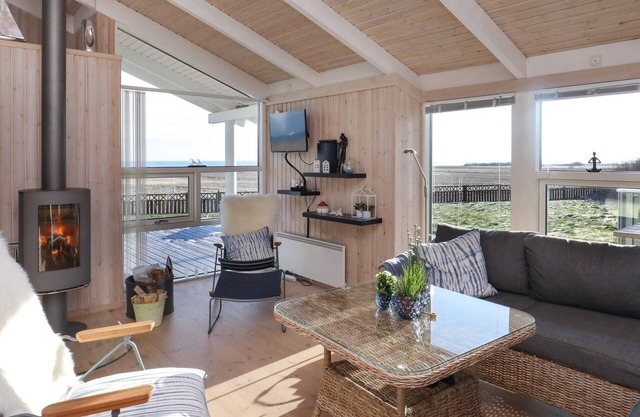 Moderna casa de vacaciones con terraza en Jutlandia