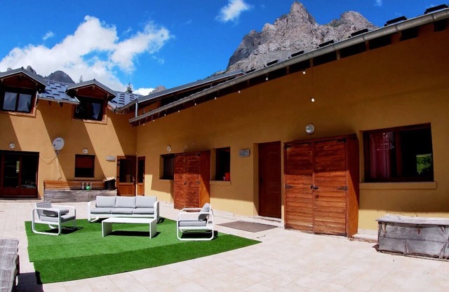 Chalet de 6 piezas con chimenea y parking privado cerca de Monêtier-les-Bains