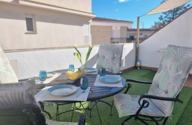 600m de la playa, terraza soleada
