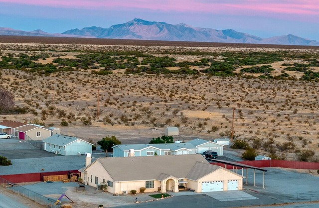 Desert Charm | Between Death Valley and Las Vegas