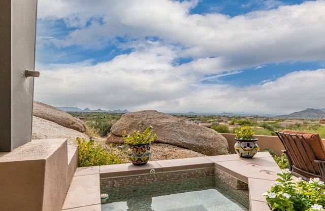 Hermosa casa personalizada de Desert Mountain: impresionantes vistas a la montaña y a la ciudad