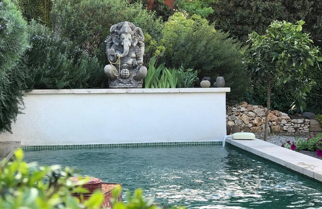 64 Le Mazet en Provence con piscina privada climatizada y jardín mediterráneo