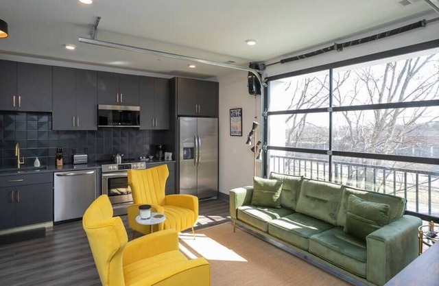 NEW!! "The Ella": Downtown Luxury Condo 1BR/1BA