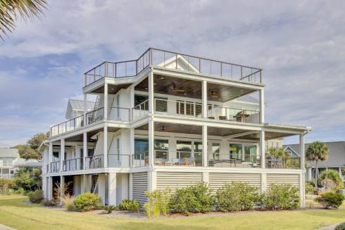7 Beachwood East by AvantStay Steps to the Beach Ocean Views Hot Tub 7BDR