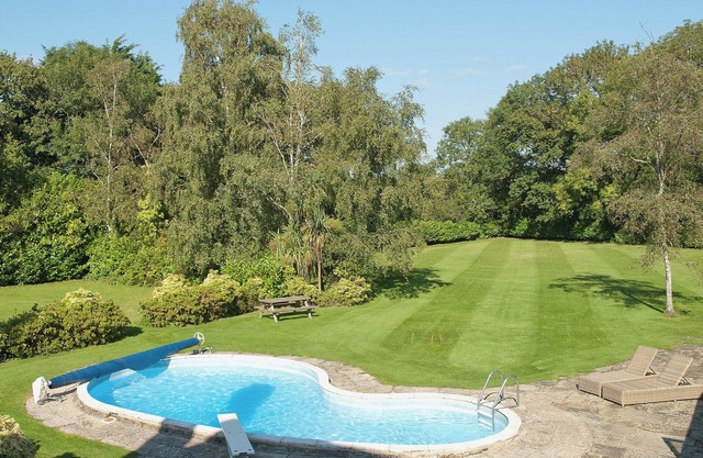 7 bedroom accommodation in Hordle, near Lymington