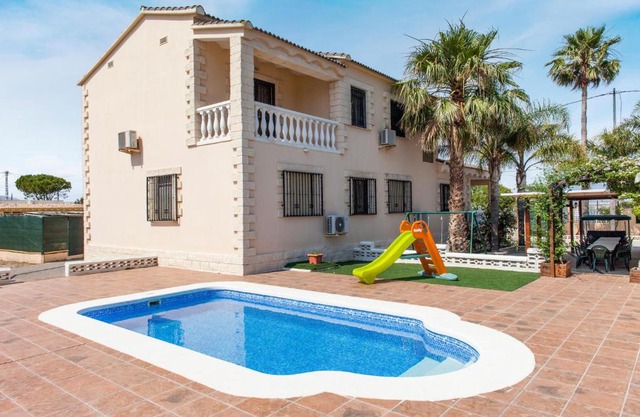 7 Bedroom Awesome Home In Cullera