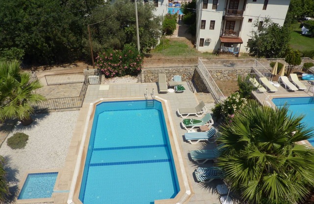 7 dormitorios chalet con piscina