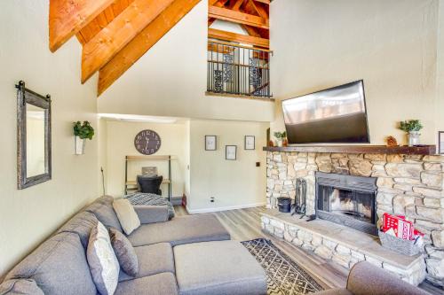 7 Mi to Big Bear Mountain Resort Winter Getaway!
