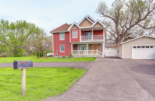 7 Mi to Cedar Point: Retreat w/ Hot Tub & Gazebo