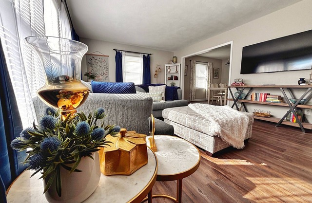 7 Min to Scheels Sports Complex Sleeps 5 Projector Bunk Bed