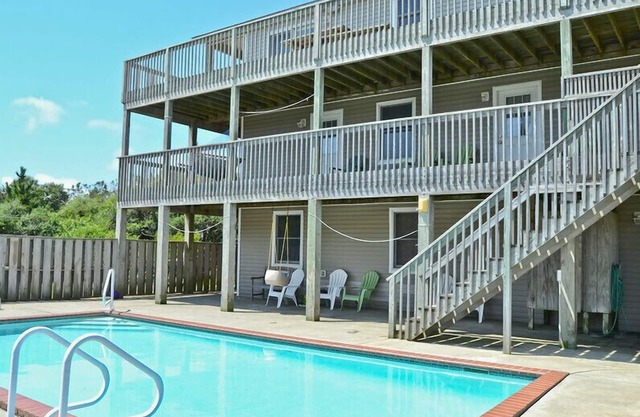 Beach Bum Inn - Ocean View 7BR House w / Pool. 250 yardas a pie de playa. Fila de la galería