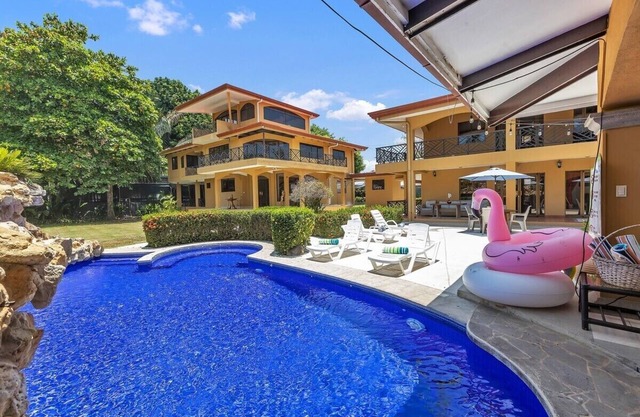 8 BR Private Party Complex MEJOR ubicación: ¡camine a TODO! Bono de hasta $ 200