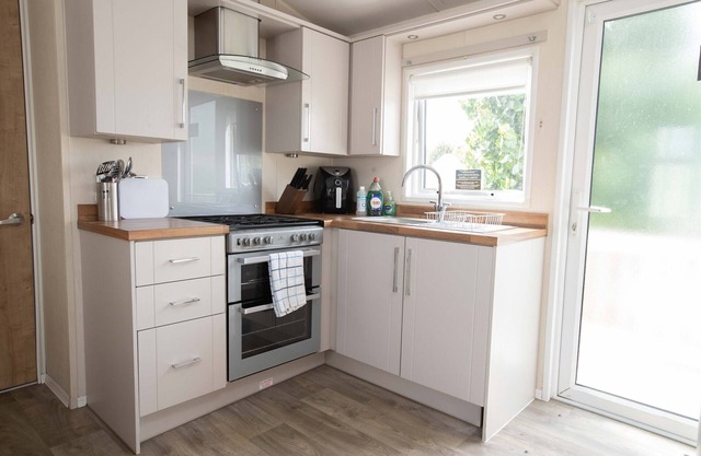 8 Berth-Caravan-Private Bathroom