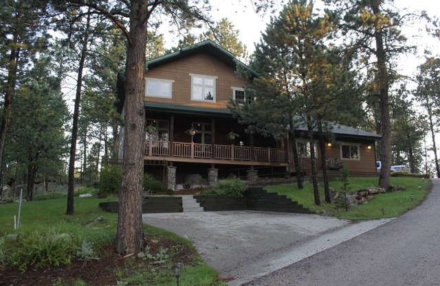 8 Brothers- Bañera de hidromasaje, cascada y estanque, mesa de fuego, barra personalizada, chimenea, ¡Más!