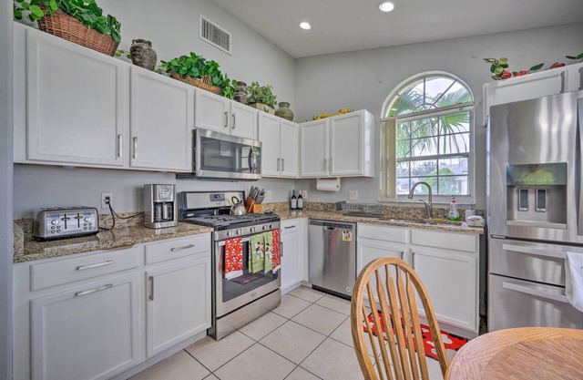 Kissimmee Getaway w/ Private Pool ~ 8 Mi to Disney