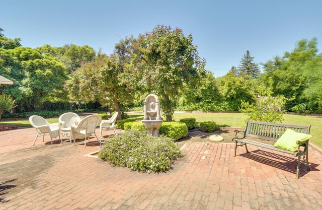 8 Mi to Dtwn: Spacious Home w/ Fire Pit in Fresno!