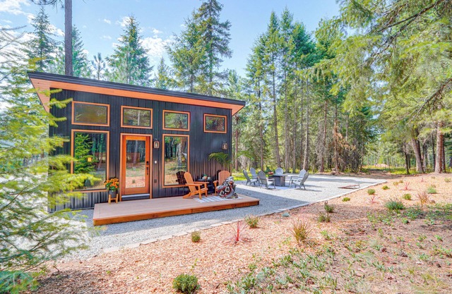 8 Mi to Farragut State Park: Wooded Cabin Escape!