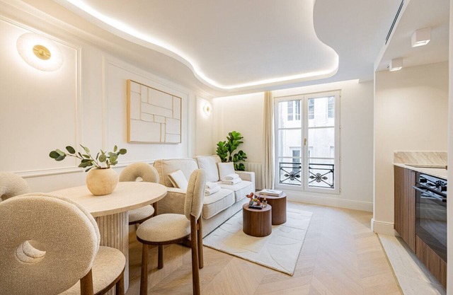 8. New suite 4 persons- Saint Germain Notre-Dame