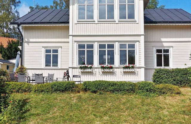 4 esrellas case en GRISSLEHAMN