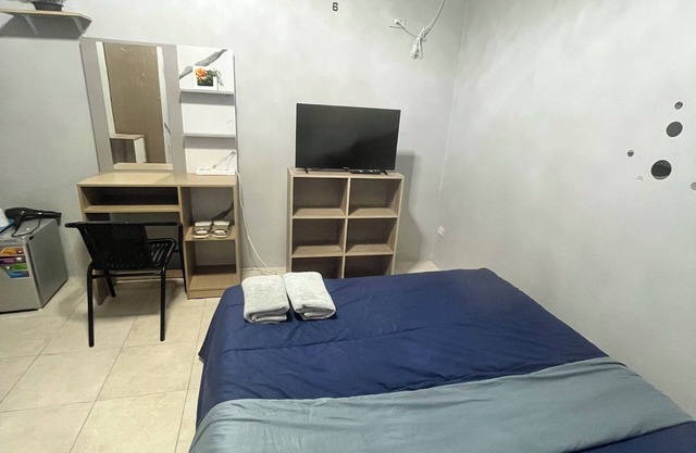 84 Bar & Guesthouse Room-2