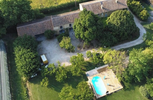 84B7 - Accommodation in a charming 18th century farmhouse