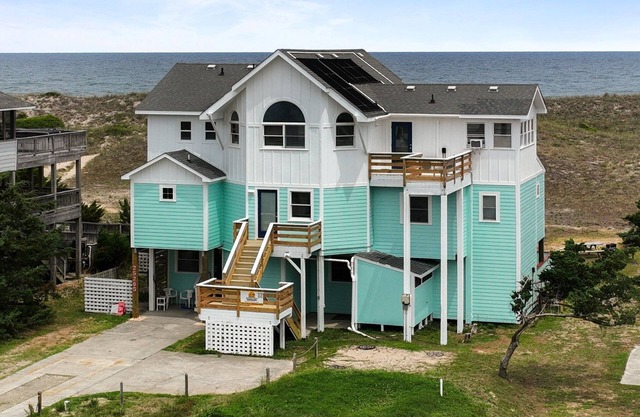 8BR Oceanfront home - Game & theater rooms, private pool, hot tub ★★★★★