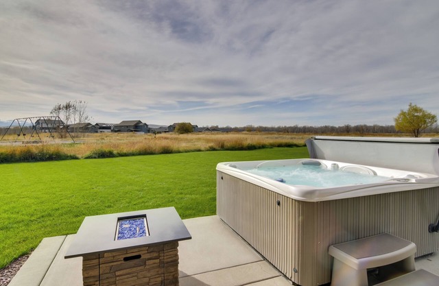 9 Mi to Downtown: Bozeman Vacation Home w/ Hot Tub