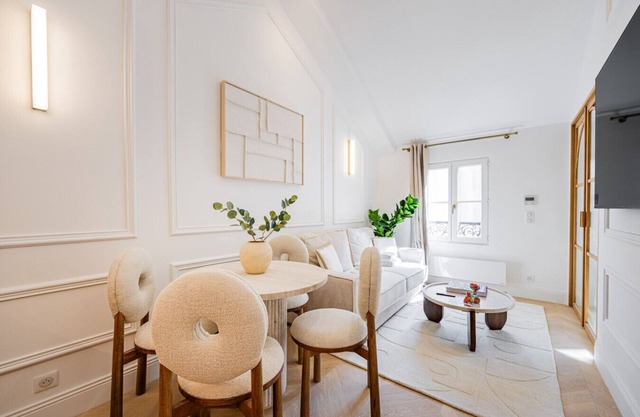 9. New suite 4 persons- Saint Germain Notre-Dame