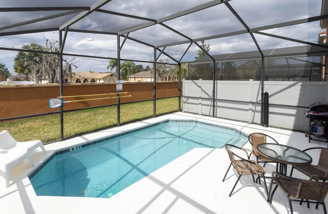 4 dormitorios, 2 suites, PISCINA, gratis, WiFi y estacionamiento Bellavida