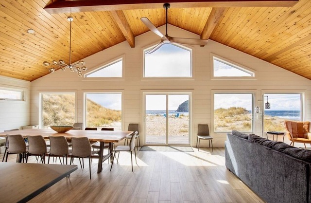 A Beachfront Oasis in Pacific City / Cape Kiwanda!!