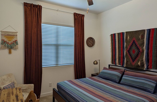 Mountain Views in Phoenix, AZ! 5 Star Comfy Southwest Hideaway!