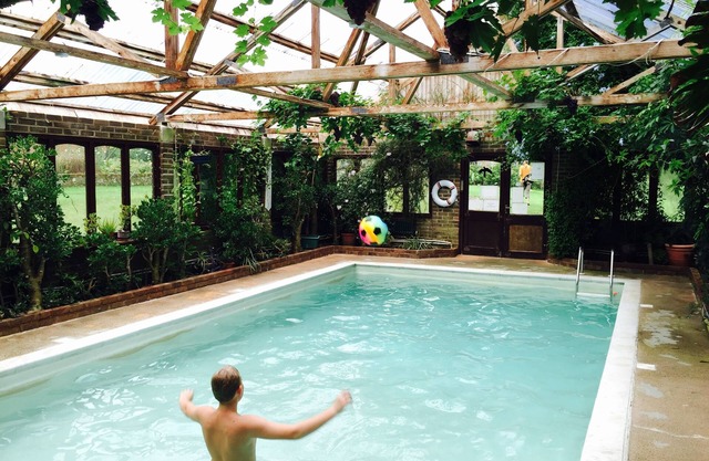 Una casa rural acogedora con jardín privado y vistas preciosas en una finca privada