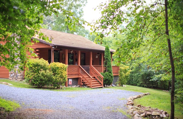 Cozy Bear Cottage - ¡Navidad en la cabaña!