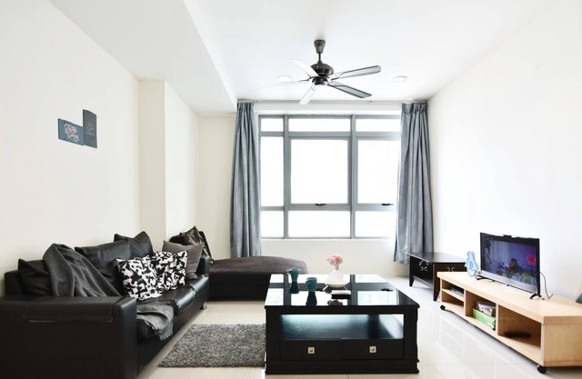 A Cozy & Stylish High-Floor, 4BR Apt FREE Parking