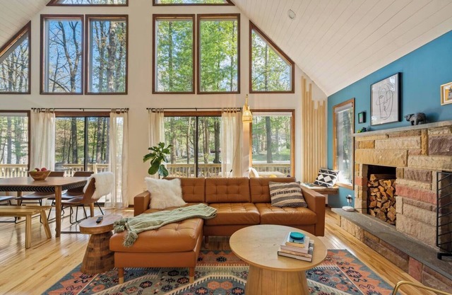 A-Frame | Ski | Hike | Firepit | Hot Tub