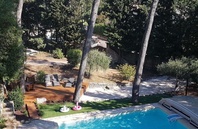 !Un paraíso disimulado en el entorno maravilloso de Saint-Remy-de-Provence!