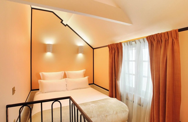 A Lovely Studio Duplex with Services in Le Marais