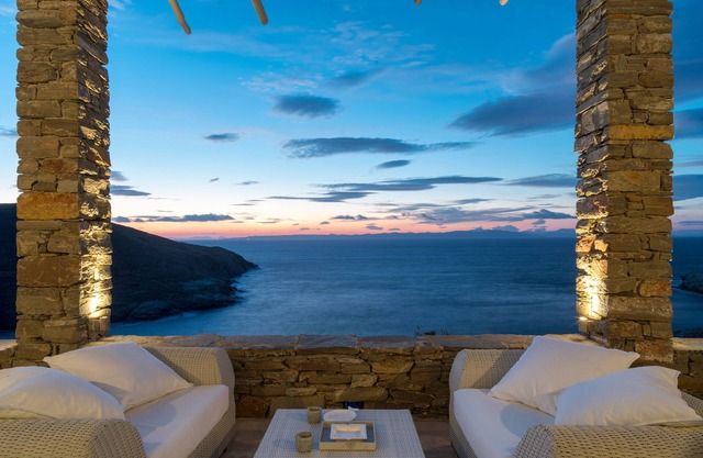 Α luxuriously appointed villa for a perfectly relaxing and rejuvenating stay!