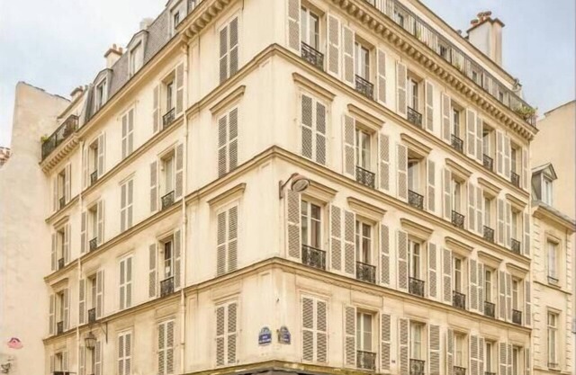 A PERFECT PARISIAN GETAWAY IN A PERFECT LOCATION – RUE DU TEMPLE