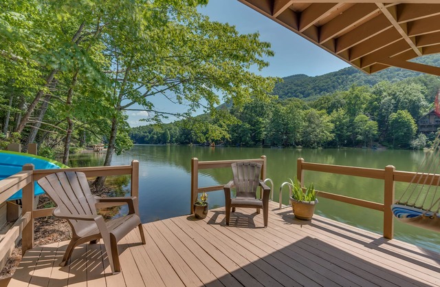 un lago sereno para reunirse con familiares y amigos y relajarse por completo