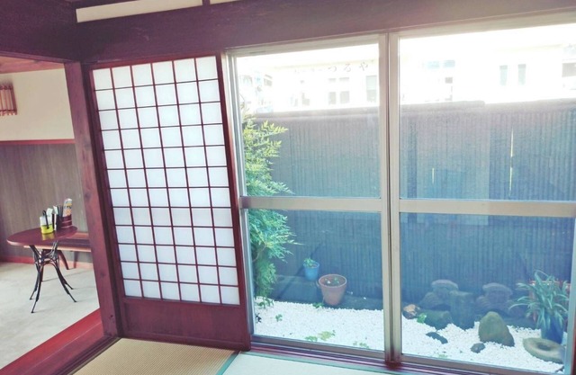 A small Japanesestyle room 6 tatami mats / Sado City Niigata