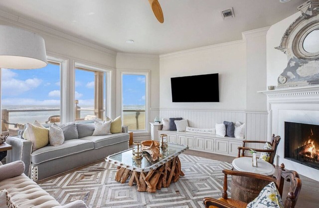 Oceanfront Oasis w/ Indoor Pool, BBQ & Pet friendly