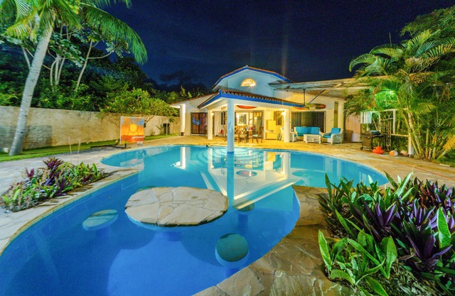 A Stunning Private 11 bedrooms Super Villa