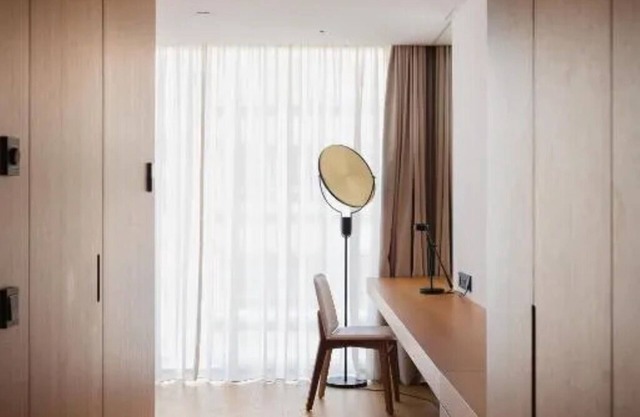 A Stylish Lisbon Nest w/Rooftop Pool & Legendary Light Show Magic