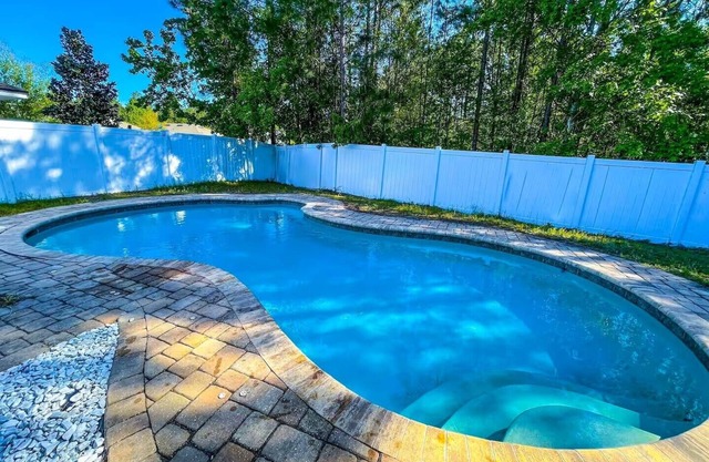 +A Taste of Britain entire house / heated pool+