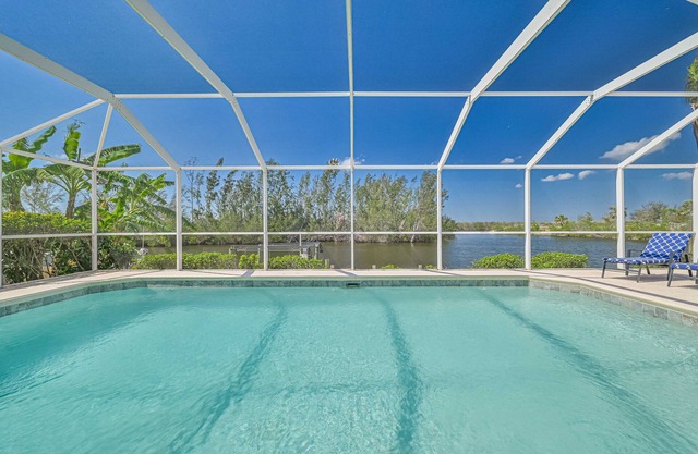 A True JEWEL on the Water - includes Boat and Spa. 500 OFF Summer Stays 2025