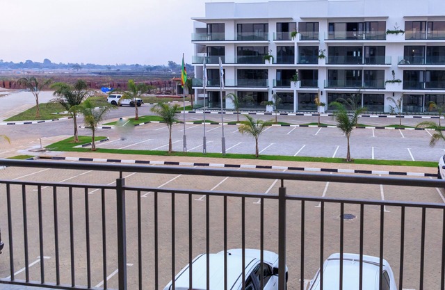 A warm, peaceful, exquisite and spacious one bed apartment in Borrowdale West