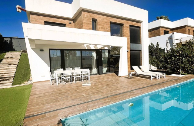 A1088 - Luxury villa with private pool